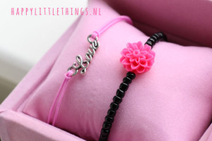 zomer armband zwart roze